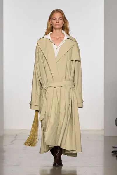 Look 14